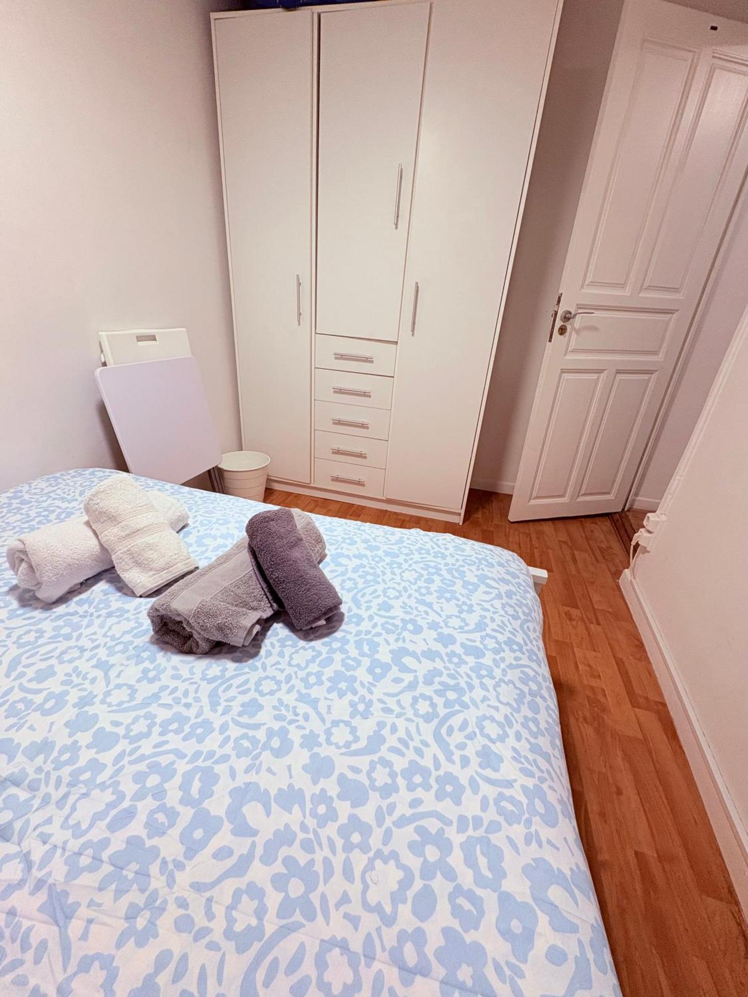 Stunning Flat For 6 People 3 Blocks From The Beach Plus Welcome Breakfast 巴塞罗那 外观 照片