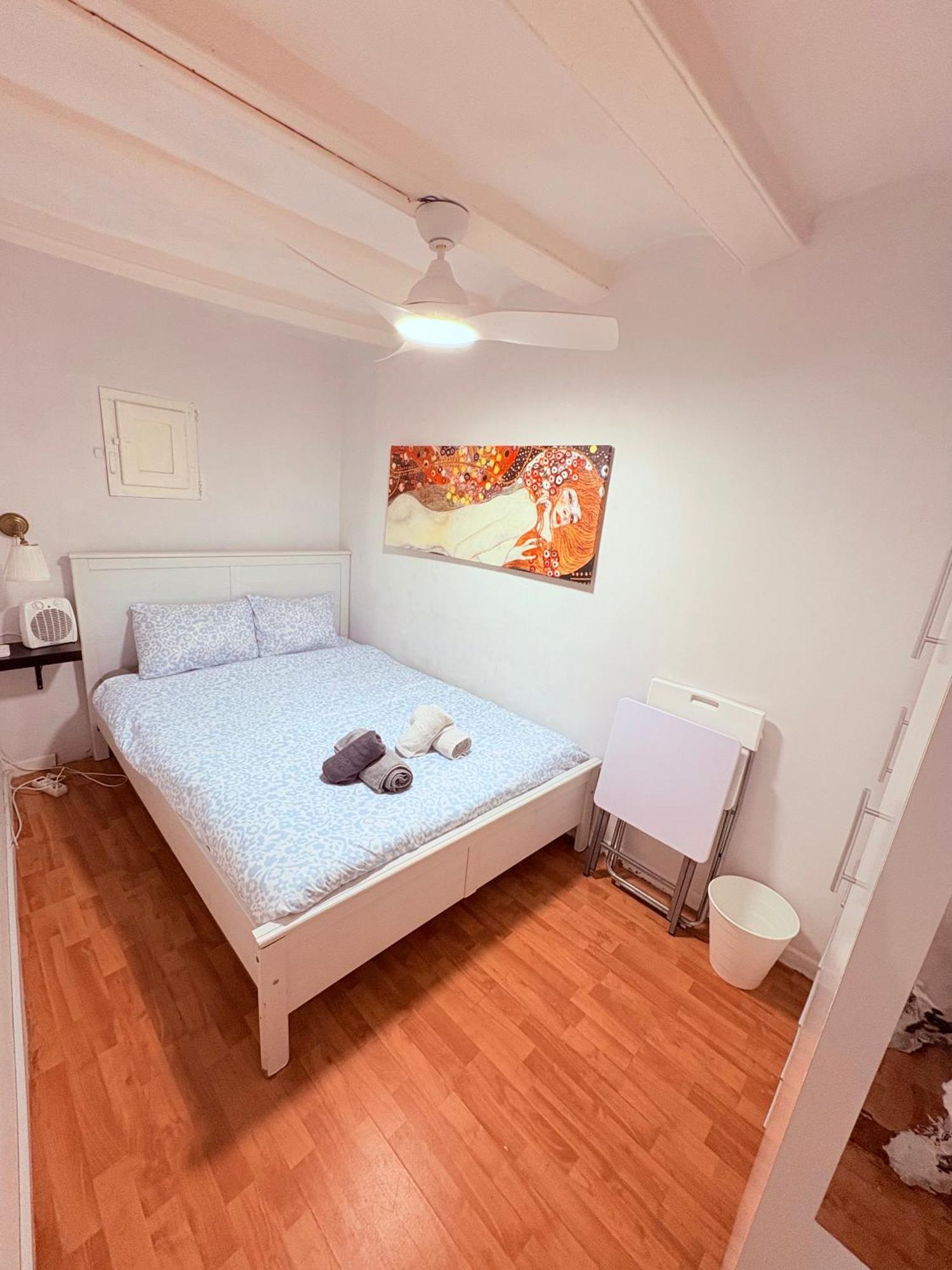 Stunning Flat For 6 People 3 Blocks From The Beach Plus Welcome Breakfast 巴塞罗那 外观 照片