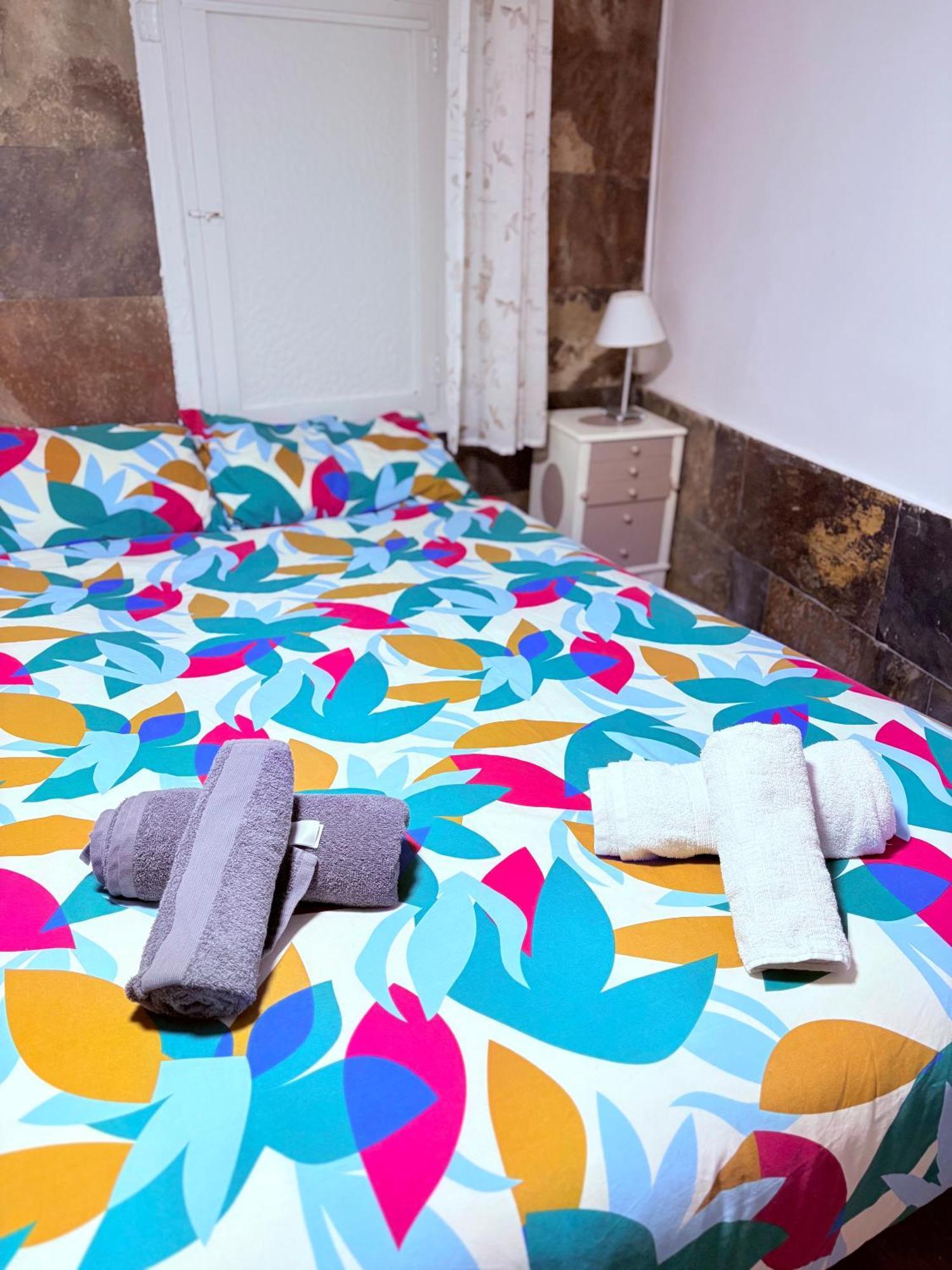Stunning Flat For 6 People 3 Blocks From The Beach Plus Welcome Breakfast 巴塞罗那 外观 照片