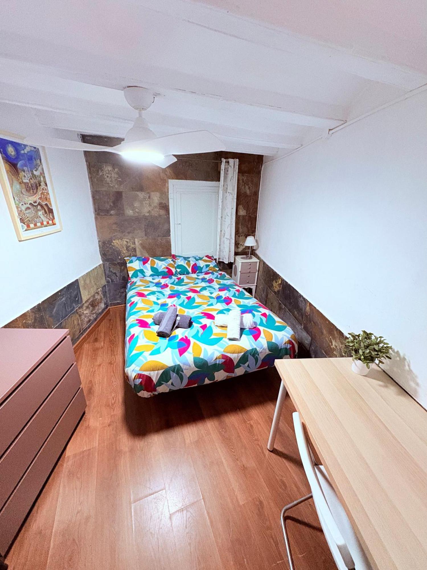 Stunning Flat For 6 People 3 Blocks From The Beach Plus Welcome Breakfast 巴塞罗那 外观 照片