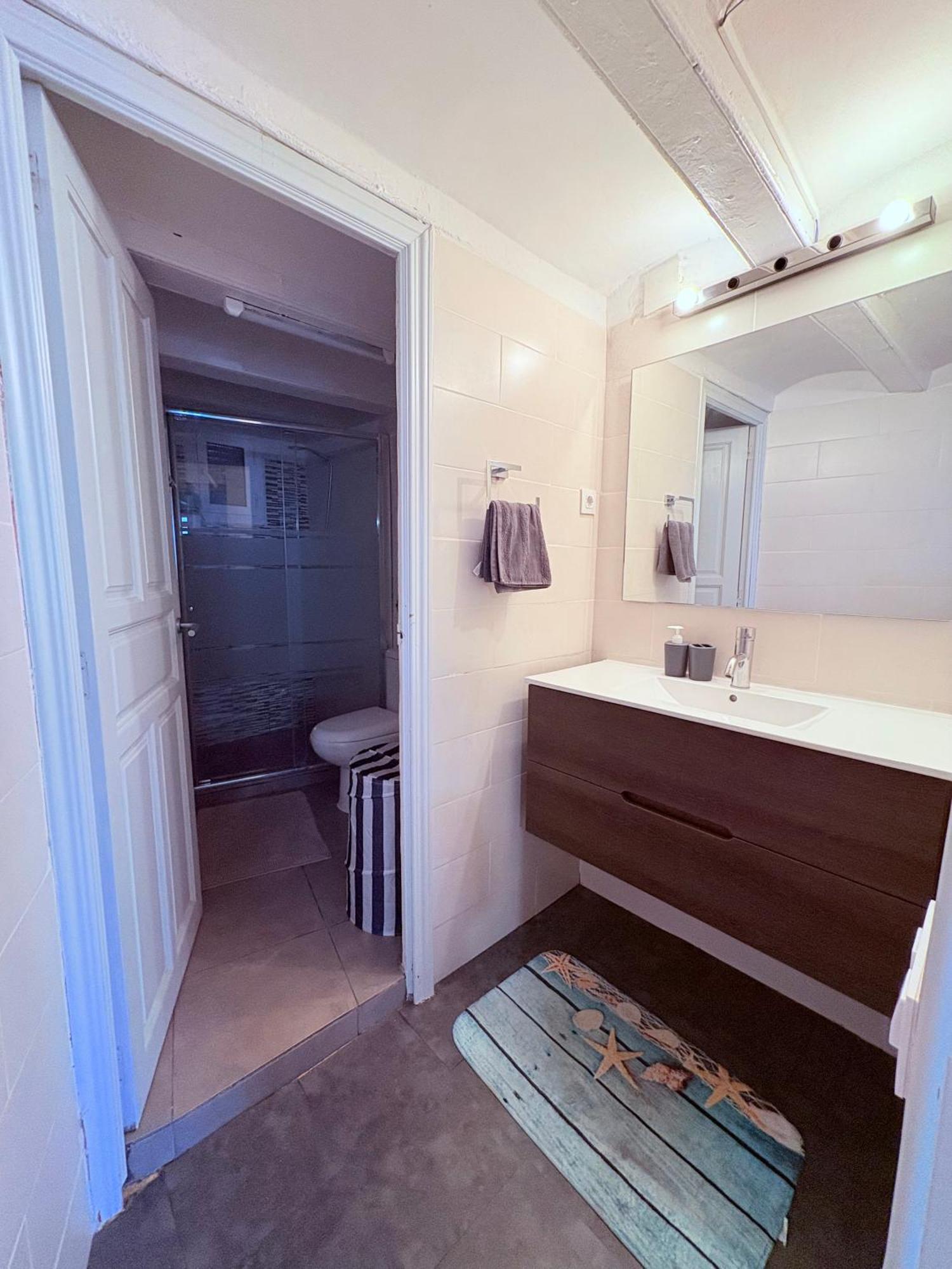 Stunning Flat For 6 People 3 Blocks From The Beach Plus Welcome Breakfast 巴塞罗那 外观 照片