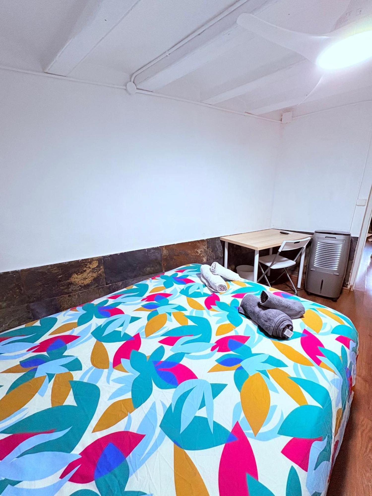 Stunning Flat For 6 People 3 Blocks From The Beach Plus Welcome Breakfast 巴塞罗那 外观 照片