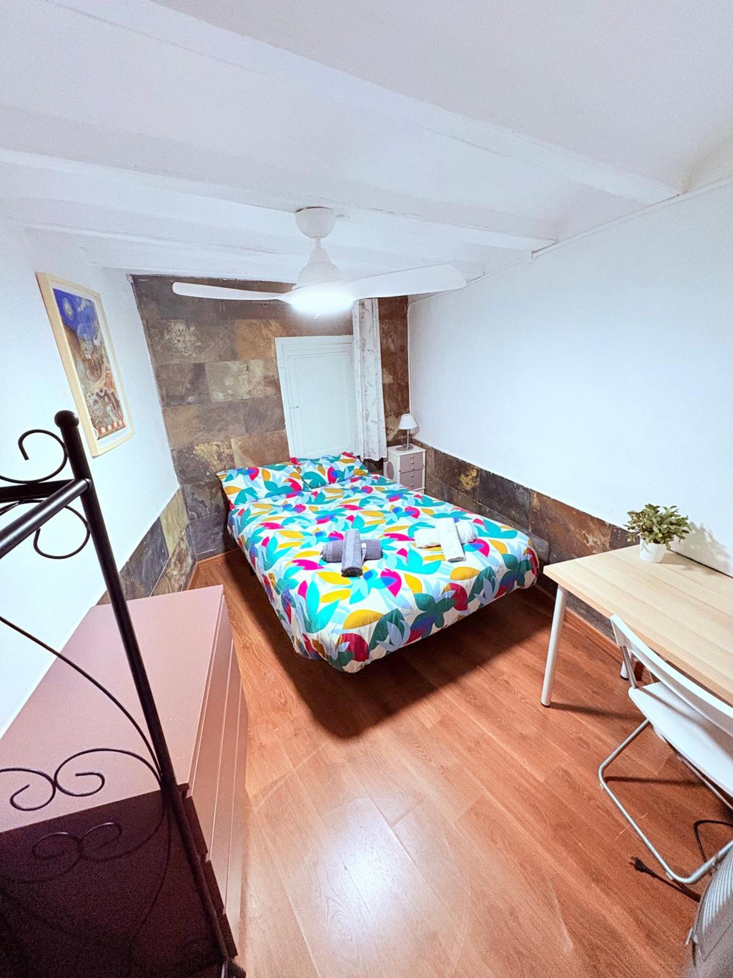 Stunning Flat For 6 People 3 Blocks From The Beach Plus Welcome Breakfast 巴塞罗那 外观 照片