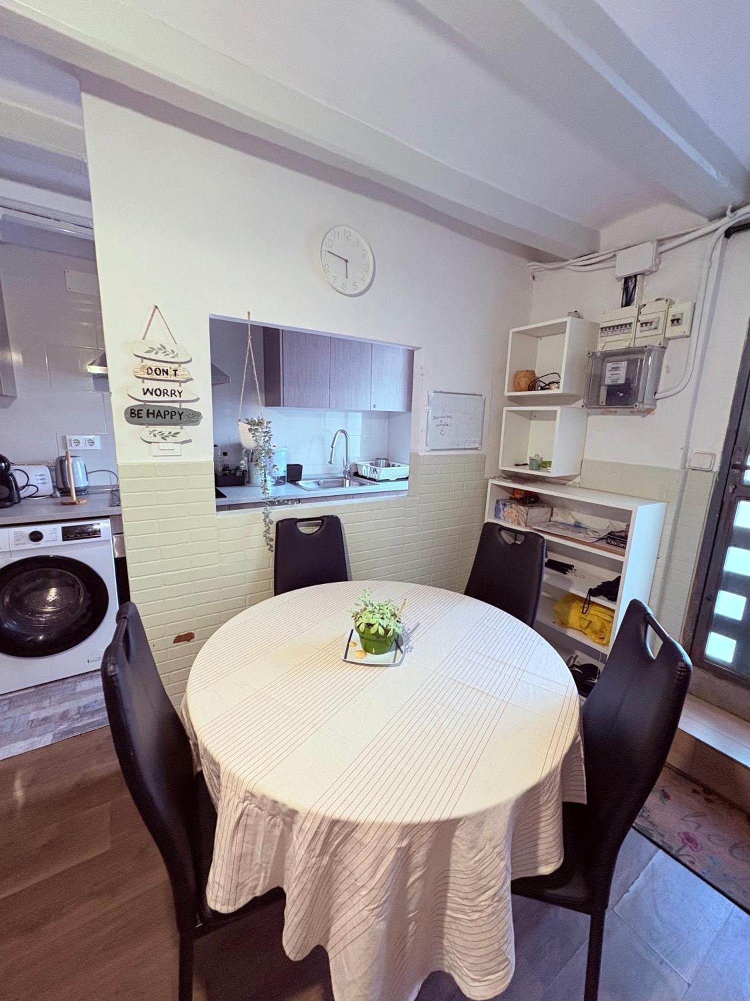 Stunning Flat For 6 People 3 Blocks From The Beach Plus Welcome Breakfast 巴塞罗那 外观 照片